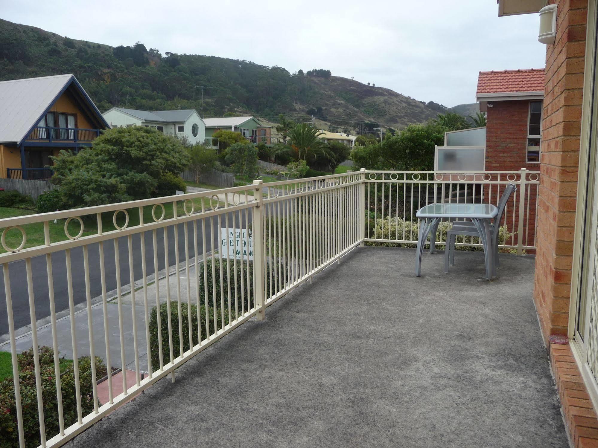 Angela'S Beach Stays Apollo Bay Exterior photo